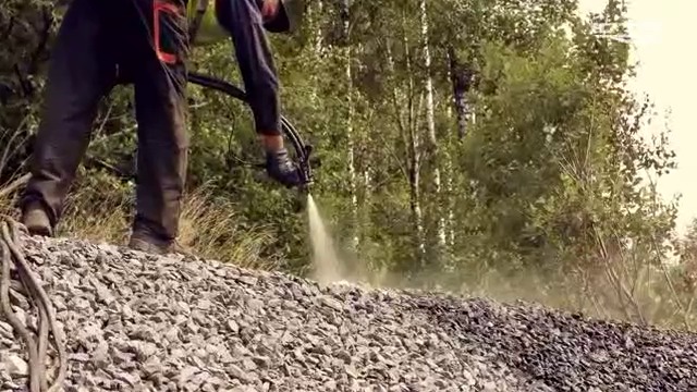 Нанесение состава на балласт